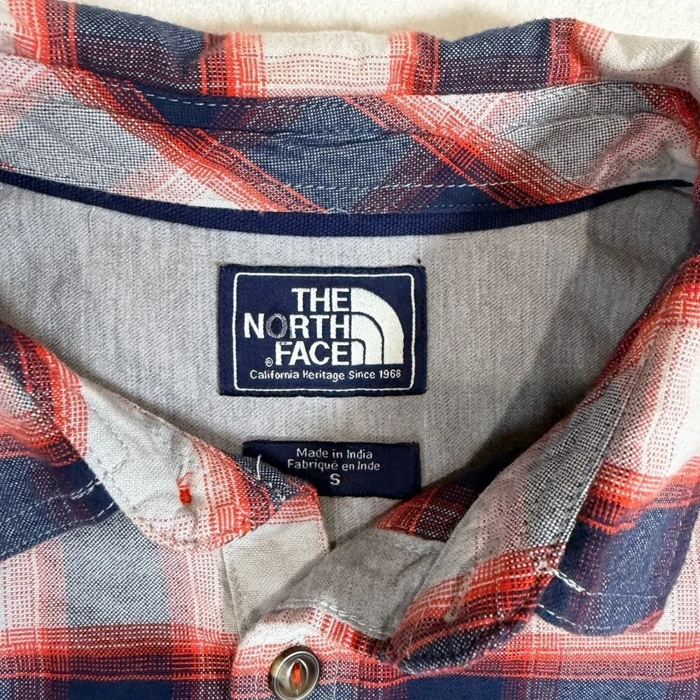 The North Face Size Small Navy and Red Plaid Checkered Shirt